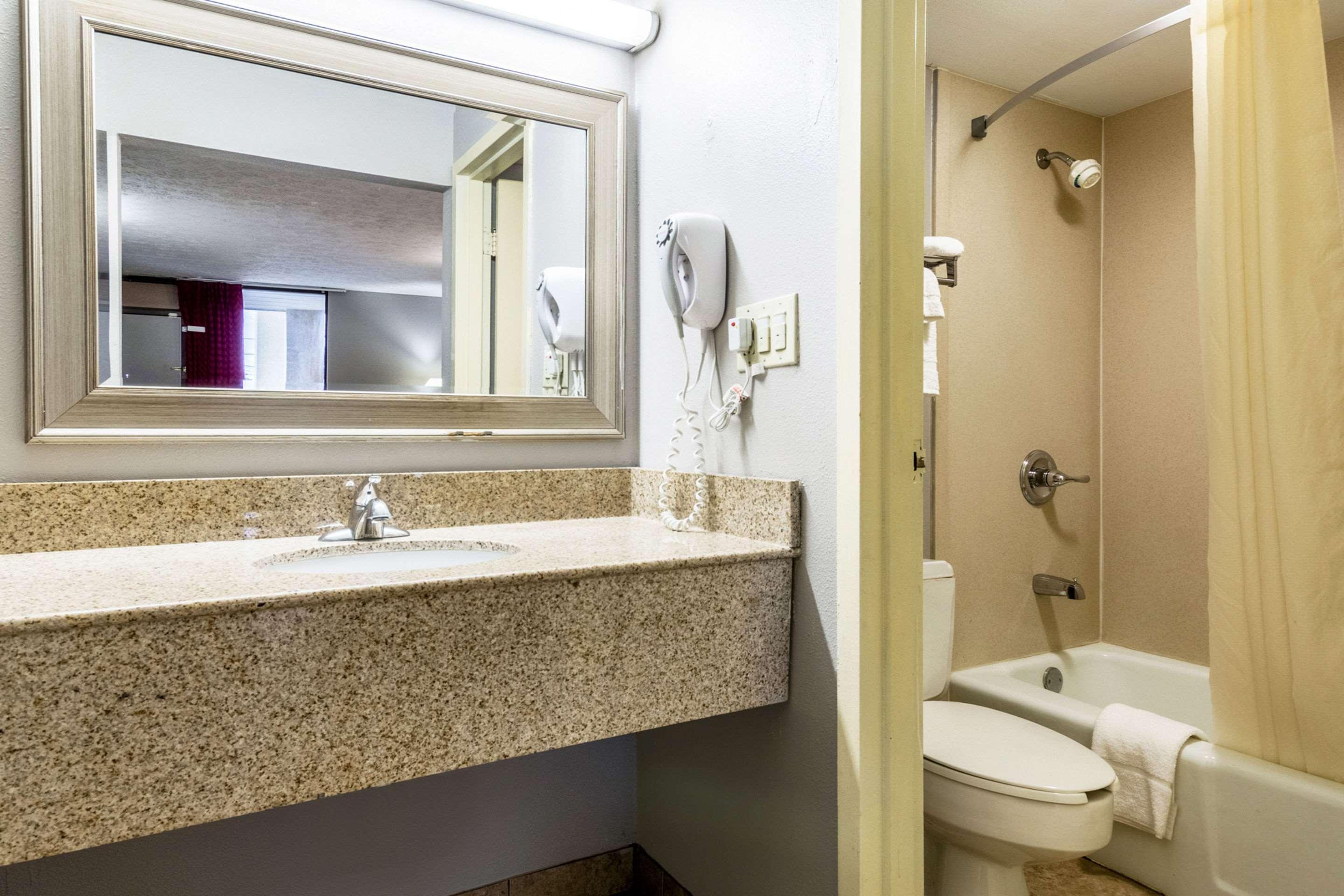 Econo Lodge Сеймор Екстер'єр фото